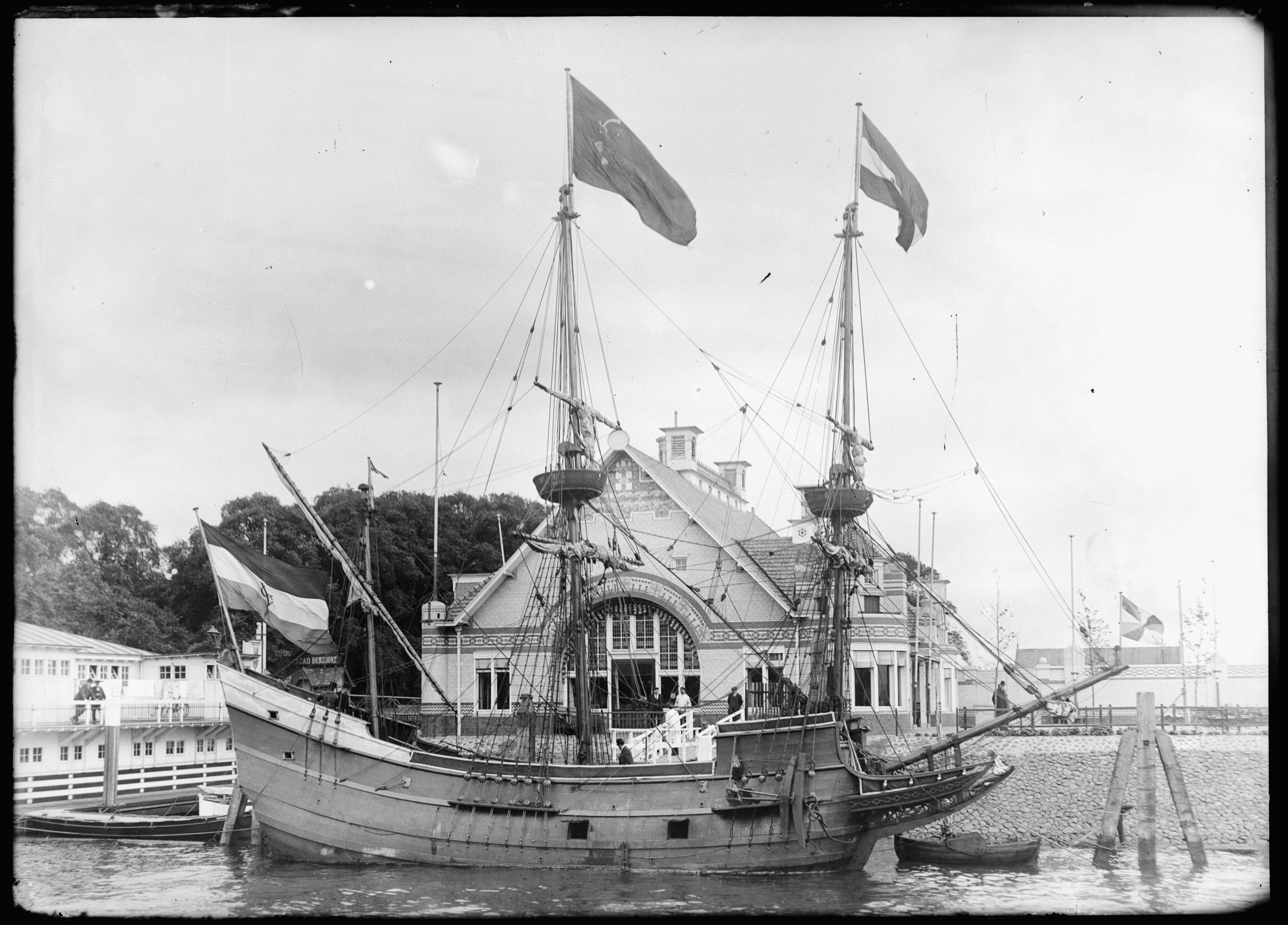 Halve Maen replica in Rotterdam, 1909